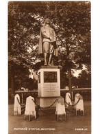 BEDFORD BUNYANS STATUE OLD R/P POSTCARD BEDFORDSHIRE - Bedford