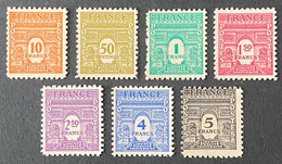 FRA0621-28MH - Gouvernement Provisoire - Arc De Triomphe De L'Étoile - Set Of 7 MH Stamps 1944 - France YT 621-628 - 1944-45 Triomfboog