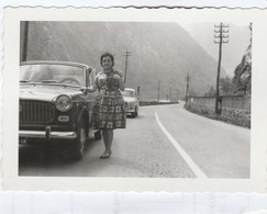 10510.   Foto Vintage Valle D' Aosta Donna Femme Auto Car - 11x7,5 - Places