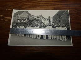 Carte Photo Froidchapelle Groupe Au Laetare Années 50 ? 60 ? - Froidchapelle