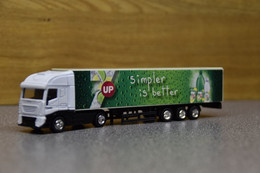 Truck 1040 7up Pepsico-Dr Pepper Snapple Group Scale 1:87 - Schaal 1:87