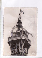Delcampe - CPM PHOTO DPT75 PARIS SOMMET DE LA TOUR EIFFEL En 1949! - Eiffelturm