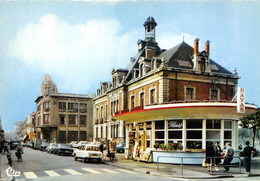 71-MONTCEAU-LES-MINES- RUE CARNOT , HÔTEL DE VILLE ET LA POSTE - Montceau Les Mines