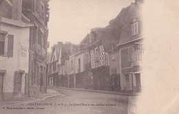 CHATEAUGIRON          LA GRAND RUE ET SES VIEILLES MAISONS         PRECURSEUR - Châteaugiron