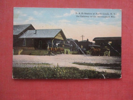 D & H Station  At North Creek  Has Crease   - New York > Adirondack      Ref 4571 - Adirondack