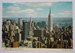 CPSM MIDTOWN SKYLINE LOOKING NOTHEAST - EMPIRE STATE BUILDING - MANHATTAN POST CARD PUB - Viste Panoramiche, Panorama