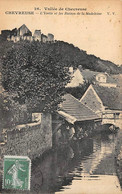 Chevreuse       78          L'Yvette Et Ruines Du Château De La Madeleine      Lavoir      (voir Scan) - Chevreuse