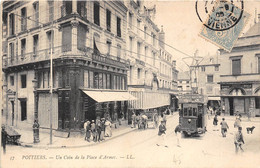 86-POITIERS- UN COIN DE LA PLACE D'ARMES - Poitiers