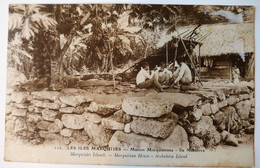 C. P. A. : Les Iles Marquises : Maison Marquisienne, Ile Nukahiva - Tahiti