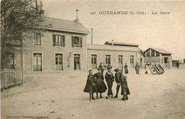 Guérande * La Gare * Le Parvis * Villageois * Ligne Chemin De Fer Loire Atlantique - Guérande