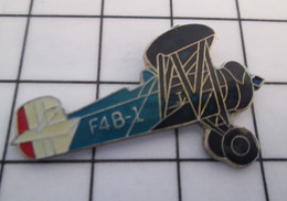 1116c Pins Pin's / Rare & Belle Qualité THEME AVIATION / AVION BIPLAN ANNEES 30 USAAF F4B-1 - Avions