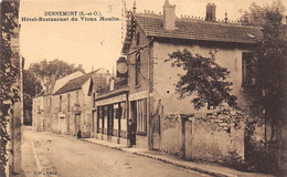 Follainville-Dennemont         78       Hôtel Restaurant Du Vieux Moulin  Côté Rue.    (voir Scan) - Other & Unclassified