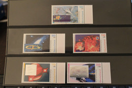 Deutschland 1999, Für Die Wohlfahrtspflege: Der Kosmos; MiNr. 2077-81; MNH - Hologramme