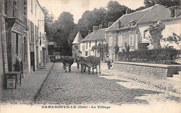 Ermenonville       60       Le Village  - Vaches-    (voir Scan) - Ermenonville