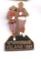 C111 Pin's Course Marathon Velaine-en-Haye 91 10 Anniversaire Meurthe-et- Moselle Qualité Egf Achat Immédiat - Pin-ups