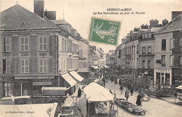 76-GOURNAY-EN-BRAY-LA RUE-NOTRE-DAME UN JOUR DE MARCHE - Gournay-en-Bray