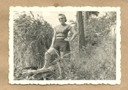 W33-Blonde Pin Up Girl,Woman Pose On River Bank,Mole,Pier,Sunglasses,Shorts,Striped T-Shirt,Scarf-Vintage Photo Snapshot - Pin-Ups