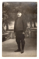 CPA 3040 - MILITARIA - Carte Photo Militaire - Soldat Du 9 ème Rgt D'Artillerie à Pied - Carte Avec Cachet Militaire - Personen