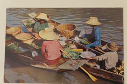 Carte Postale : THAILAND : Floating Market, Stamps - Thaïlande