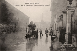 Paris * 13ème * Inondation 1910 * La Rue Du Chevaleret * Construction D'une Passerelle * Attelage - De Overstroming Van 1910