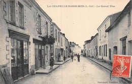 21-926 : LA CHAPELLE-BASSE-MER. LA GRAND'RUE - La Chapelle Basse-Mer