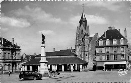 Mamers * Place Carnot * Le Monument Aux Morts 1914 1918 - Mamers