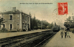 Grez En Bouère * Arrivée D'un Train * Locomotive * Ligne Chemin De Fer De La Mayenne * Cpa Toilée Colorisée - Crez En Bouere