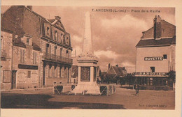 ANCENIS. - Place De La Mairie. BUVETTE- SABOTIER. Carte Rare - Ancenis