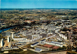 Châtellerault * Vue Générale Aérienne Et La Plaine D'ozon * Quartier Cité - Chatellerault