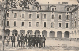 ANCENIS - Cour Intérieure De La Caserne D'Infanterie.. Belle Animation. - Ancenis