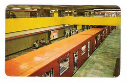 MEXIQUE / MEXICO, D.F. / LA ESTACION CHAPULTEPEC DE LA LINEA 1 DEL METRO / Foto : Salvador FEMATT / Vers 1970... - Mexique