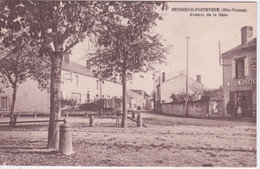 87 - LA BUSSIERE POITEVINE - AVENUE DE LA GARE - CHAMP DE FOIRE-  HOTEL PEIGNER ET LA POSTE A GAUCHE - Bussiere Poitevine