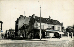 Arcueil * La Croix Et La Rue Berthollet * Café Débit De Tabac " à La Croix D'arcueil " - Arcueil