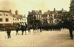 Militaire     / 88 Vosges / Contrexéville  / Défilé / Carte Photo - Andere & Zonder Classificatie