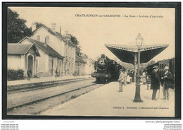 CPA 16 Chateauneuf Sur Charente La Gare Et Le Train - Chateauneuf Sur Charente