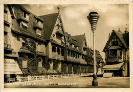 Deauville * Rue Et Vue Sur L'hôtel NORMANDY - Deauville