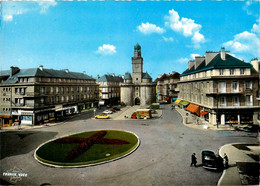 Vire * La Place Du 6 Juin Et La Porte Horloge - Vire