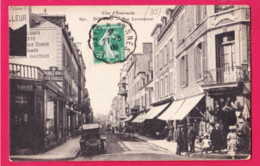35 - DINARD ---Rue Levasseur---commerces--animé - Dinard
