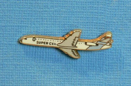 1 PIN'S //  ** 1970 / 1er VOL DE LA CARAVELLE SUPER XII ** . (SEGEDE PARIS) - Avions