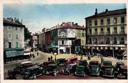 Montélimar, Place D'Aygü (Marx Dormoy) En 1950 - Café Perrier, Nougat, Vieilles Voitures (Traction) Carte CIM Colorisée - Montelimar