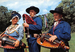 03-MOULINS- FOLKLORE BOURBONNAIS STE DES BALADINS BOURDONNAIS A MOULINS VIELLES ET CORNEMUSE - Moulins