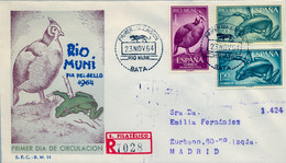 RIO MUNI , ED. 57 / 59 - DIA DEL SELLO 1964 , FAUNA , AVES , ANFIBIOS , SOBRE DE PRIMER DIA CIRCULADO , LLEGADA AL DORSO - Rio Muni