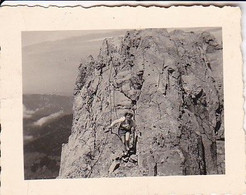 Foto Frau Auf Klettersteig In Den Bergen - 5,5*4cm  (53837) - Ohne Zuordnung