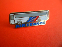 Pins  Avion Aviation  AIR FRANCE - Bus Passager Piste Aeroport - Signé Prodimport - Avions