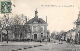 Ingrandes      86     La Mairie Et L'Ecole           (Voir Scan) - Ingrandes