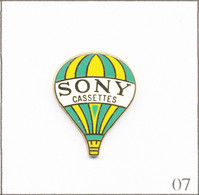 Pin's Transport - Montgolfière / Ballon Sony - Version Vert & Jaune. Estampillé Sony 1989. Zamac. T754-07 - Montgolfières