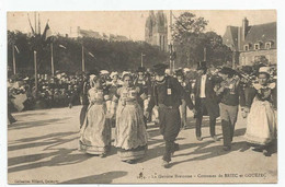 Gouézec (29 - Finistère) La Gavotte Bretonne , Costumes De Briec Et Gouézec - Gouézec