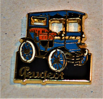 Rare Pin's Peugeot Vieux Model De Véhicule - Peugeot