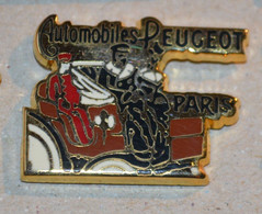 Rare Pin's Peugeot Vieux Model De Véhicule - Peugeot