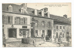 Châteauneuf-du-Faou (29-Finistère) La Place De La Pompe - Châteauneuf-du-Faou